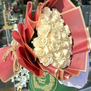 R010 White Rose