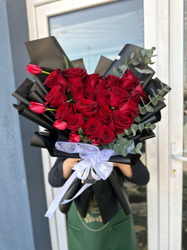 R015 Heart Rose