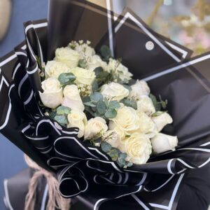 R028 White Rose & Wax