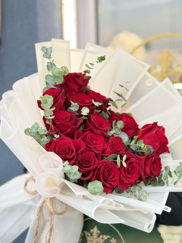 R029 Red Roses
